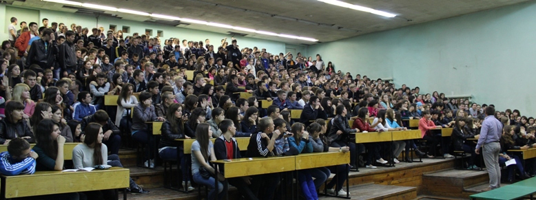 Студенты, проживающие в общежитии, на встрече с представителями администрации Казанского ГАУ